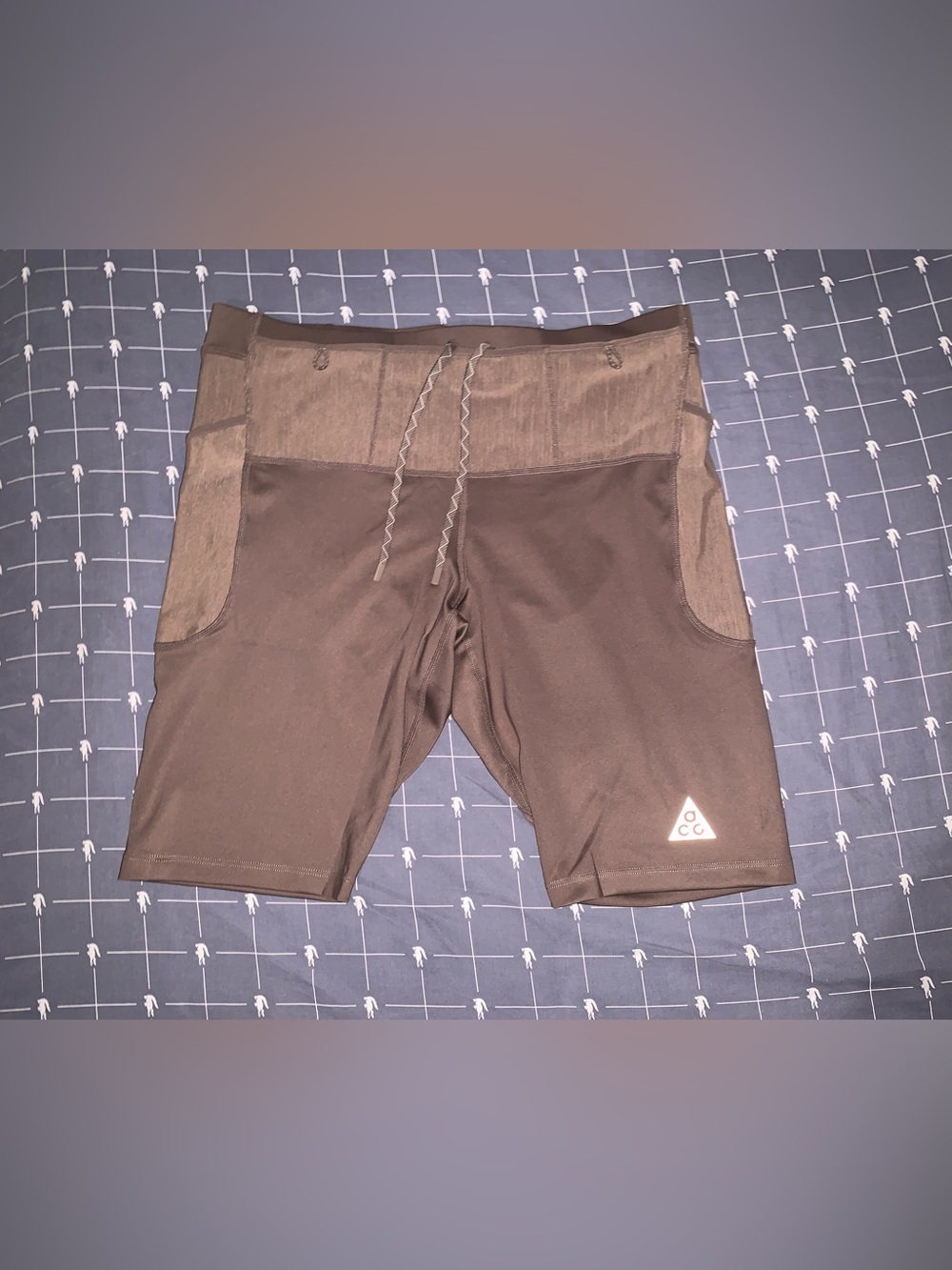 Nike ACG "Lava Loops" Dri-FIT ADV 1/2-Length Trail Running Tights Size: Large